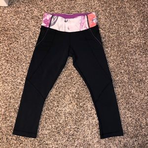 SOLD ✨ LULU LEMON CROPPED LEGGINGS